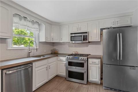81 Sprague Ave, Warwick, RI 02889 photo 10