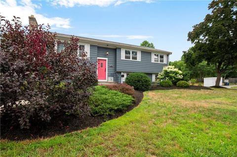 81 Sprague Ave, Warwick, RI 02889 photo 2
