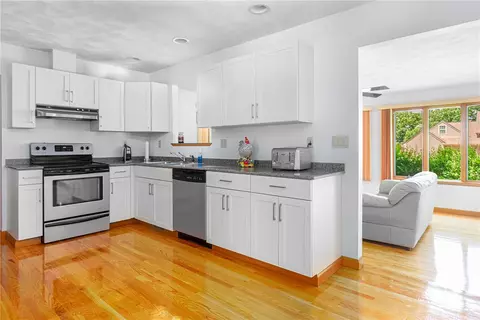 55 Basil Xing, Cranston, RI 02921 photo 10