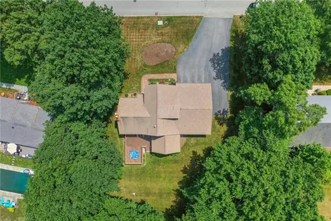 55 Basil Xing, Cranston, RI 02921 photo 4