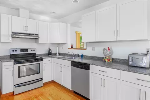 55 Basil Xing, Cranston, RI 02921 photo 12