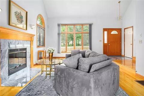 55 Basil Xing, Cranston, RI 02921 photo 17