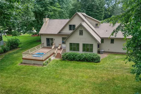 55 Basil Xing, Cranston, RI 02921 photo 3
