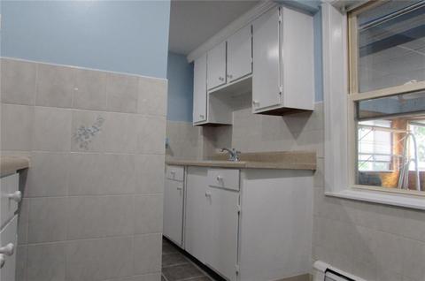 216 Park Ave, Woonsocket, RI 02895 photo 8