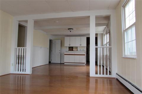216 Park Ave, Woonsocket, RI 02895 photo 4