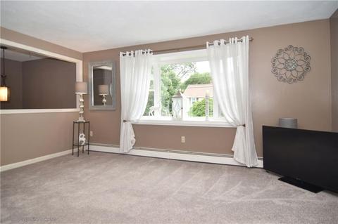 7 Joseph Dr, Warren, RI 02885 photo 4