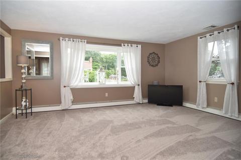 7 Joseph Dr, Warren, RI 02885 photo 3