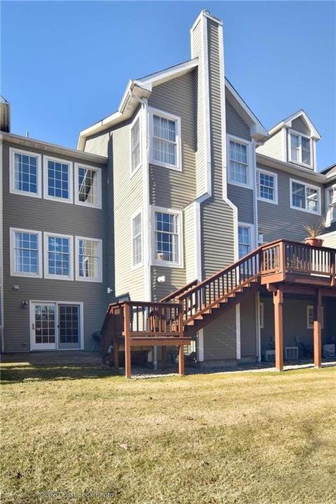 5 Sequoia Cir, Bristol, RI 02809 photo 2