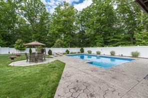 41 Oak Hill Dr, Exeter, RI 02822 photo 9