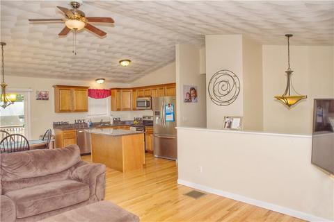 30 Seneca St, Warwick, RI 02886 photo 4
