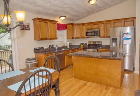 30 Seneca St, Warwick, RI 02886 photo 8