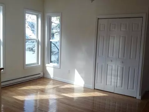 211 Park Ave, Woonsocket, RI 02895 photo 4