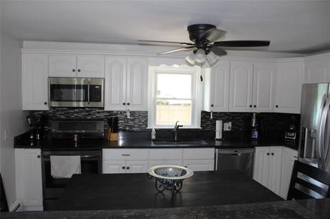 47 Crocus St, Warwick, RI 02886 photo 6