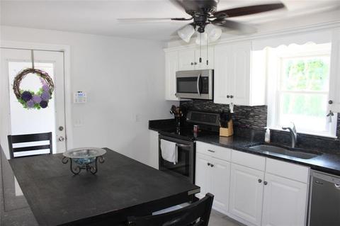 47 Crocus St, Warwick, RI 02886 photo 7