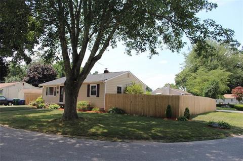 47 Crocus St, Warwick, RI 02886 photo 3