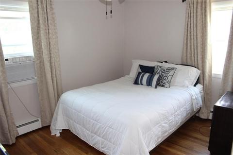 47 Crocus St, Warwick, RI 02886 photo 10