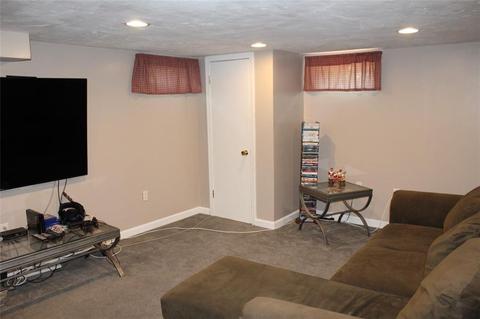47 Crocus St, Warwick, RI 02886 photo 18