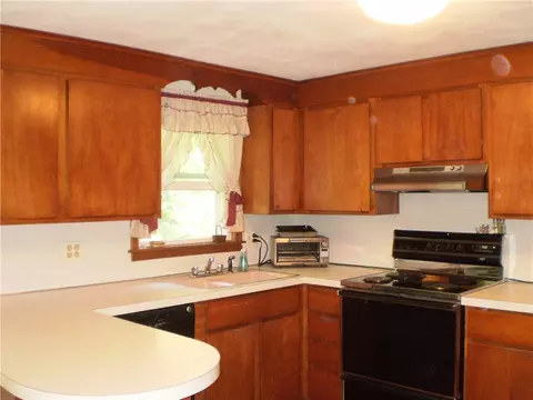 14 Crescendo Dr, Warwick, RI 02889 photo 9