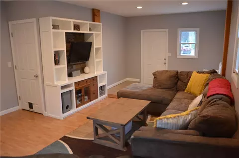 17 Jade Rd, Coventry, RI 02816 photo 3