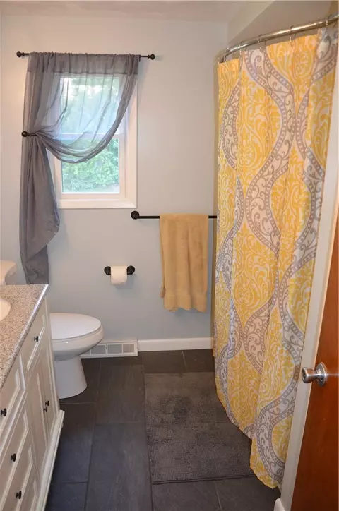 17 Jade Rd, Coventry, RI 02816 photo 18