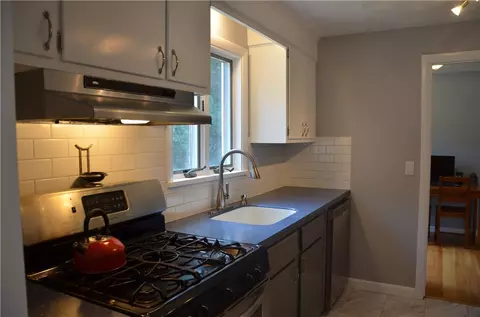 17 Jade Rd, Coventry, RI 02816 photo 6