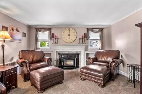 30 Irondale St, Warwick, RI 02886 photo 5