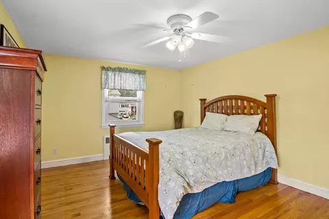 30 Irondale St, Warwick, RI 02886 photo 17