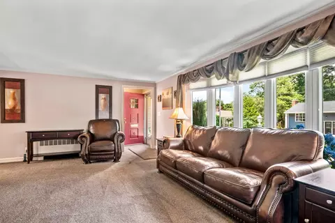 30 Irondale St, Warwick, RI 02886 photo 4