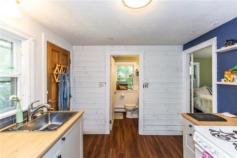 221 Killingly St, Providence, RI 02909 photo 6