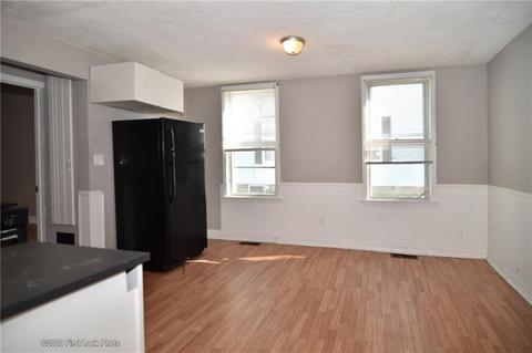 61 Transit St, Woonsocket, RI 02895 photo 5