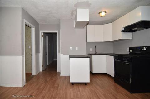 61 Transit St, Woonsocket, RI 02895 photo 4
