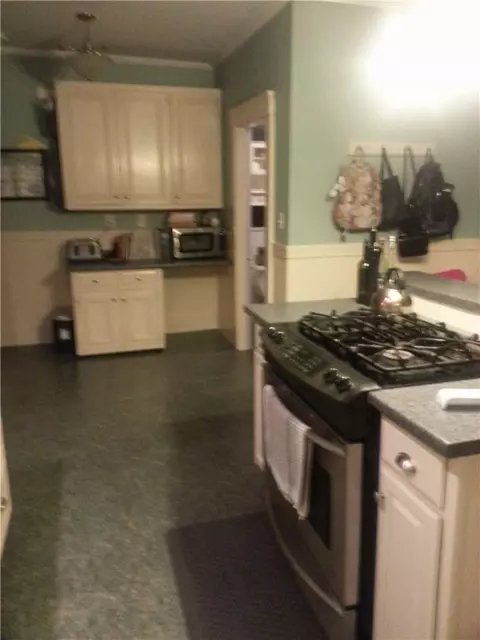 528 Harris Ave, Woonsocket, RI 02895 photo 10