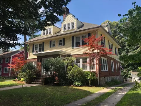 528 Harris Ave, Woonsocket, RI 02895 photo 2