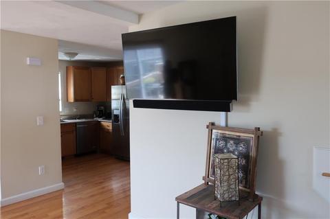 61 Fieldside Dr, Woonsocket, RI 02895 photo 5