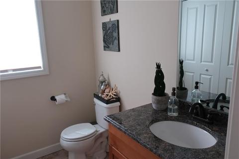 61 Fieldside Dr, Woonsocket, RI 02895 photo 9