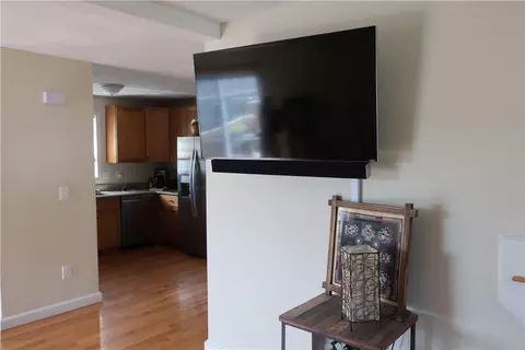 61 Fieldside Dr, Woonsocket, RI 02895 photo 5