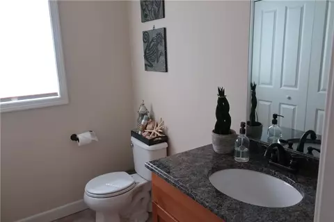 61 Fieldside Dr, Woonsocket, RI 02895 photo 9