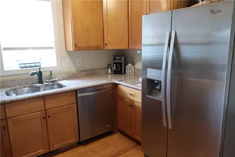 61 Fieldside Dr, Woonsocket, RI 02895 photo 7