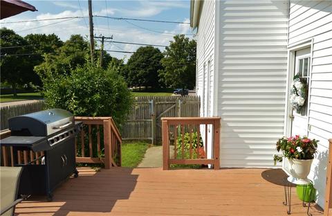 26 Clark St, Westerly, RI 02891 photo 3