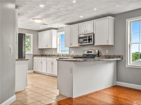 306 Rhode Island Ave, Woonsocket, RI 02895 photo 7