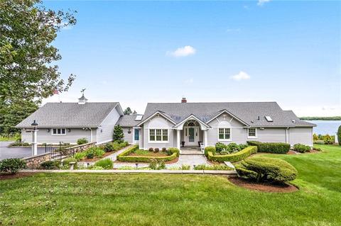 1268 Warwick Neck Ave, Warwick, RI 02889 photo 3