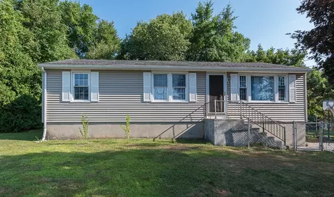 11 Lorraine Rd, Westerly, RI 02891 photo 2
