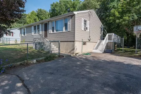 11 Lorraine Rd, Westerly, RI 02891 photo 3
