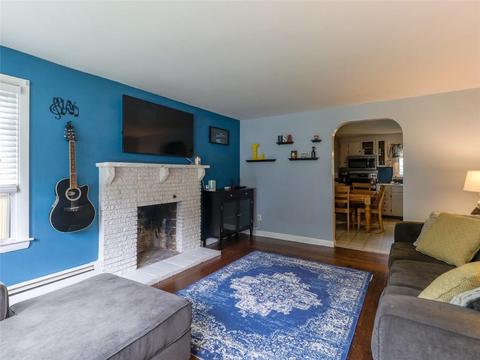 32 Darling St, Warwick, RI 02886 photo 1