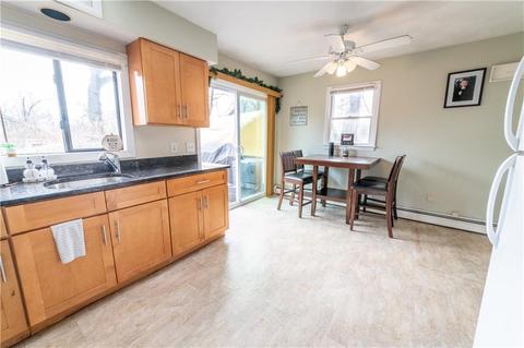 4 Dan St, Warwick, RI 02889 photo 9