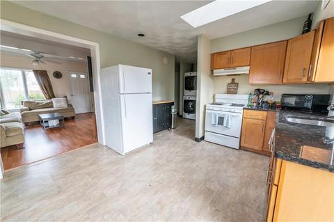 4 Dan St, Warwick, RI 02889 photo 12