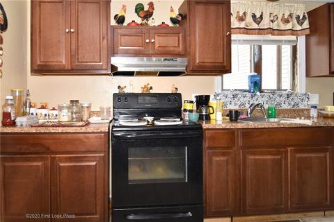 98 Earle St, Woonsocket, RI 02895 photo 16