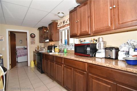 98 Earle St, Woonsocket, RI 02895 photo 15