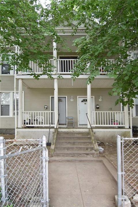 98 Earle St, Woonsocket, RI 02895 photo 4