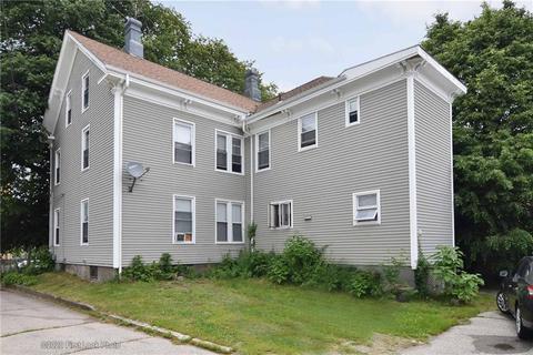 98 Earle St, Woonsocket, RI 02895 photo 3